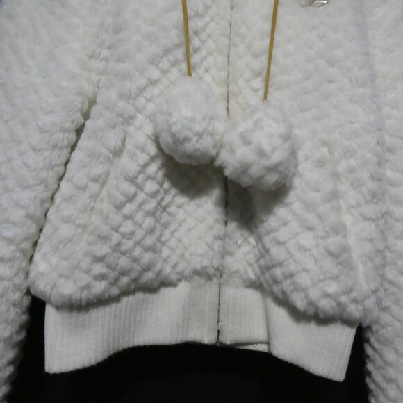 ECKO UNLTD RED | White Quilted Faux Fur Jacket with Pom Pom Hood Drawstring - Picture 11 of 16